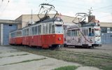 Straßenbahn-und Obusdepot in Sibiu 1996 mit zwei der vier aus Genf übernommenen Züge Schweizer Standardtriebwagen Be 4/4 mit Beiwagen B4.