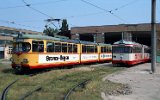 Depot Dâmbovița1996: Tw 3429 ex Bremen und Tw 107 ex AVG Karlsruhe.