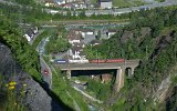 Die Chärstelenbachbrücke in Amsteg am 10.06.2016 von St. Anton aus.
